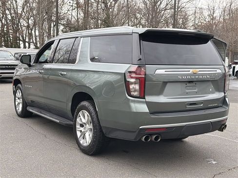 Used 2023 Chevrolet Suburban Premier image 4