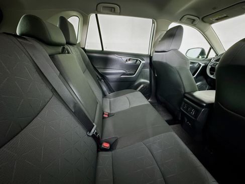 Used 2025 Toyota RAV4 XLE FWD image 25