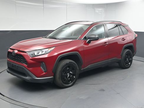 Used 2020 Toyota RAV4 LE w/ All Weather Liner Package image 4