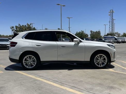 Used 2025 BMW X3 xDrive30i w/ Premium Package image 5