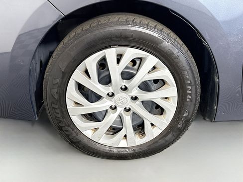 Used 2018 Toyota Corolla LE image 37