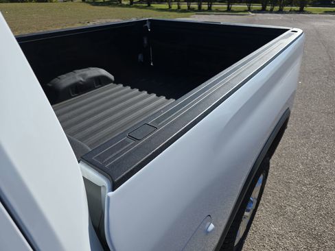 Used 2022 Chevrolet Silverado 2500 LTZ w/ LTZ Premium Package image 23