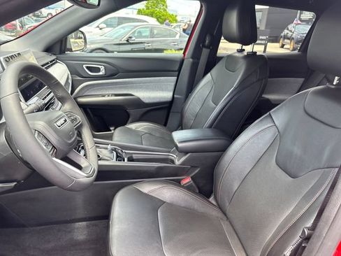 Used 2023 Jeep Compass Latitude w/ Sun and Sound Group AWD/4WD image 11