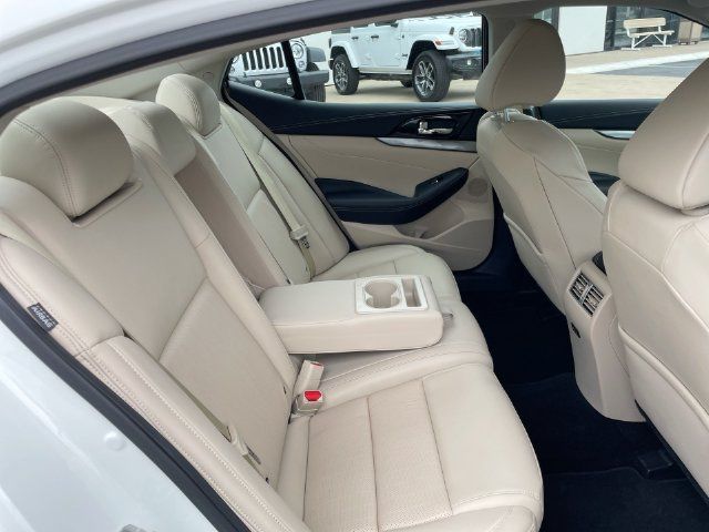 Used 2020 Nissan Maxima 3.5 SV w/ Floor Mat Group FWD image 15