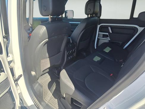 Used 2023 Land Rover Defender 130 X-Dynamic SE AWD/4WD image 29