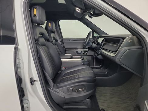 Used 2024 Rivian R1S Adventure AWD/4WD image 24