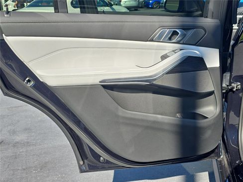 Used 2024 BMW X7 xDrive40i w/ M Sport Package image 13