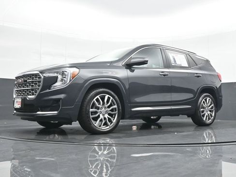 Used 2022 GMC Terrain Denali image 17