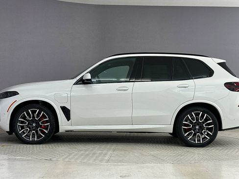 New 2026 BMW X5 xDrive50e w/ M Sport Package image 2