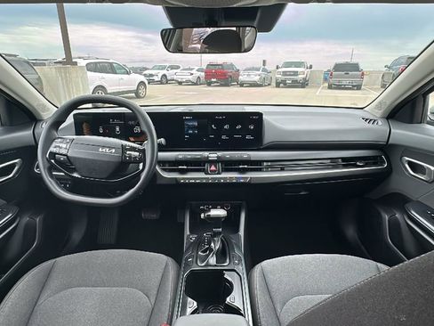 Used 2025 Kia K4 LXS image 21