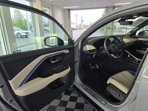 Used 2025 Acura ADX A-Spec image 19