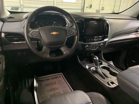 Used 2019 Chevrolet Traverse LT w/ LT Premium Package image 4