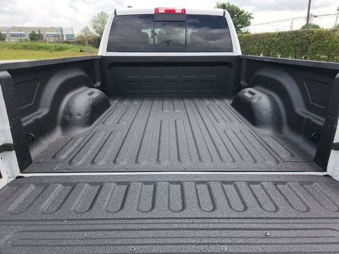 Used 2020 RAM 1500 Classic SLT AWD/4WD image 13