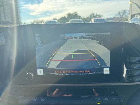 Used 2025 Toyota Camry SE image 24