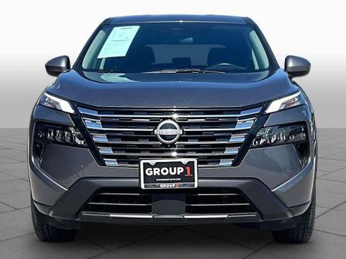Certified 2025 Nissan Rogue SV FWD image 4