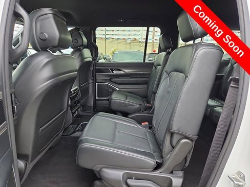 Used 2024 Jeep Wagoneer Series II AWD/4WD image 10