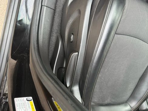 Used 2021 Chevrolet Trax LT image 9