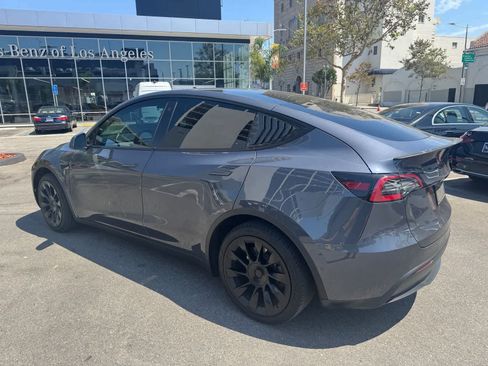 Used 2022 Tesla Model Y Long Range AWD/4WD image 4