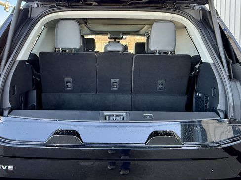New 2025 Ford Expedition Active image 17