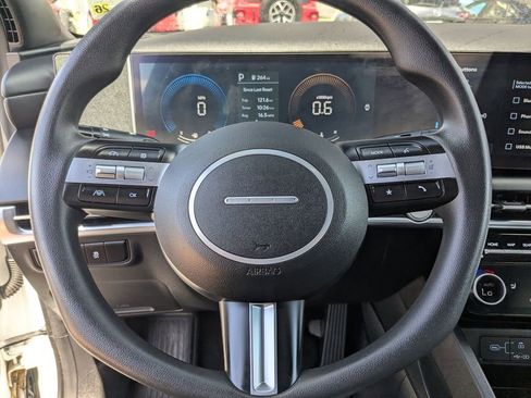 Used 2025 Hyundai Santa Cruz SEL FWD image 18