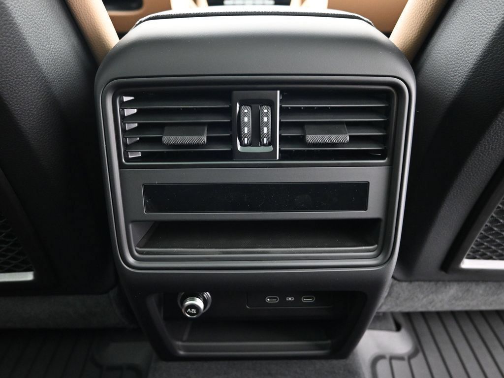 Certified 2026 Porsche Cayenne AWD/4WD image 8