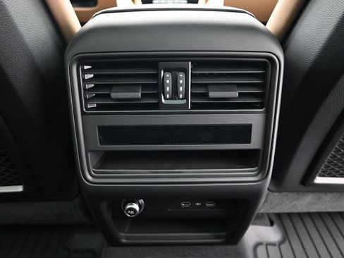 Certified 2026 Porsche Cayenne AWD/4WD image 8