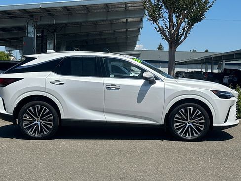 Used 2024 Lexus RX 350 image 3