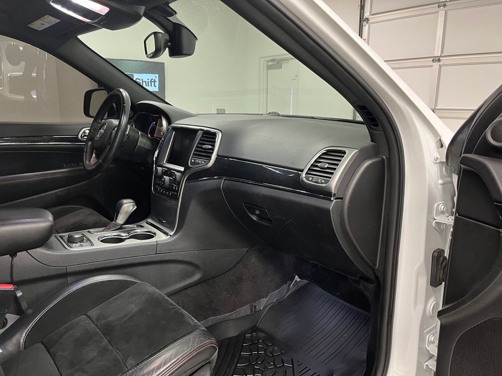 Used 2017 Jeep Grand Cherokee Trailhawk AWD/4WD image 56
