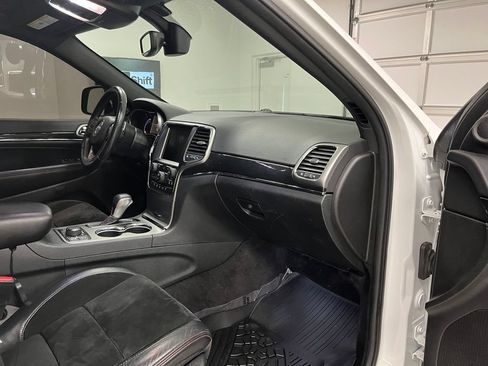 Used 2017 Jeep Grand Cherokee Trailhawk AWD/4WD image 56