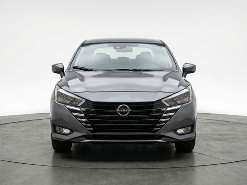 Used 2025 Nissan Versa SV FWD image 2