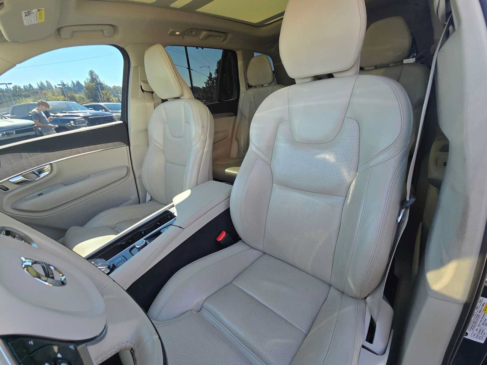 Used 2023 Volvo XC90 T8 Ultimate AWD/4WD image 22