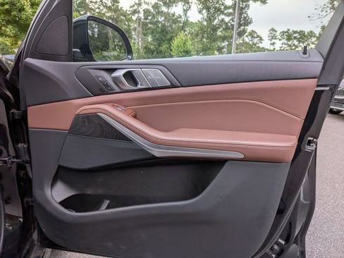 Used 2022 BMW X7 xDrive40i w/ Premium Package image 43