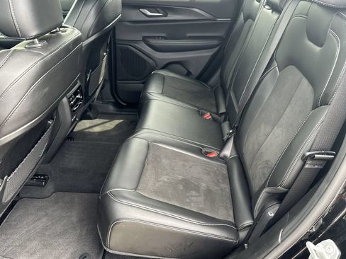 Used 2025 Jeep Grand Cherokee Altitude AWD/4WD image 15