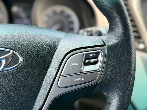 Used 2017 Hyundai Santa Fe Sport FWD image 32