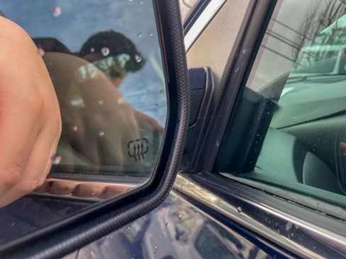 Used 2017 Chevrolet Equinox LT w/ Convenience Package image 36