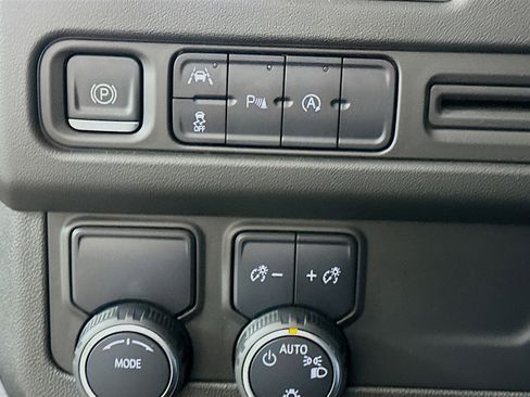 Used 2024 Chevrolet Tahoe Premier image 17