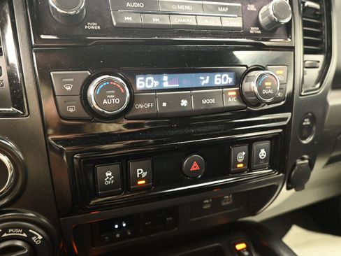 Used 2021 Nissan Titan PRO-4X w/ Pro-4x Convenience Package image 14