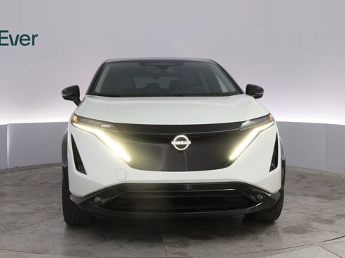 Used 2023 Nissan Ariya AWD/4WD image 12