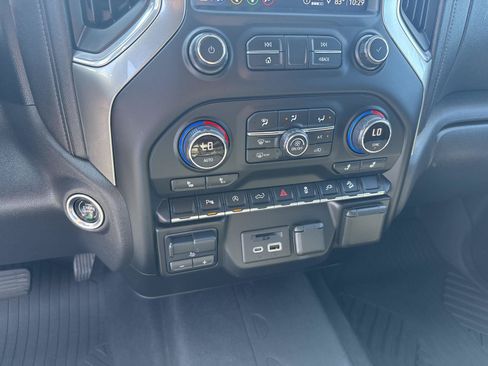 Certified 2021 Chevrolet Silverado 1500 LT AWD/4WD image 19