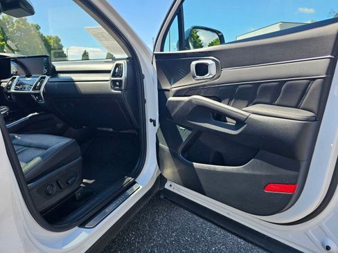 Used 2023 Kia Sorento SX AWD/4WD image 12