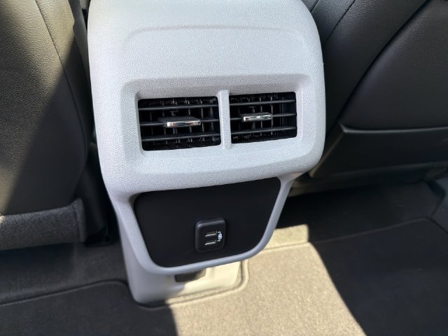 Certified 2024 GMC Terrain SLT w/ Infotainment Package II AWD/4WD image 22