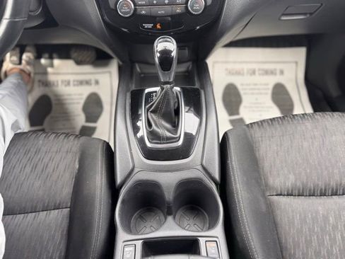 Used 2018 Nissan Rogue SV FWD image 19