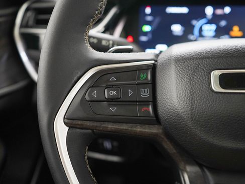 Used 2023 Jeep Grand Cherokee 4WD 4xe w/ Luxury Tech Group II image 26