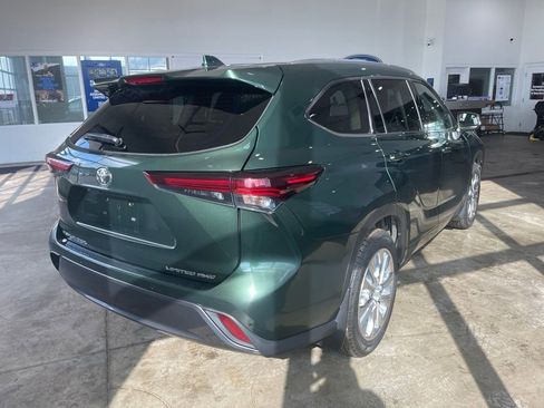 Used 2024 Toyota Highlander Limited AWD/4WD image 6