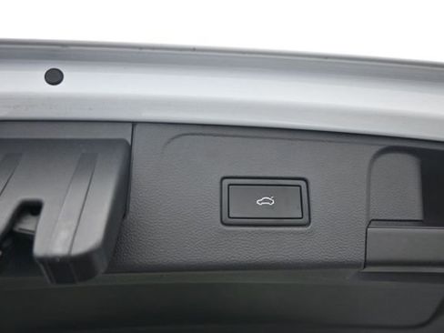 Used 2023 Volkswagen Atlas SEL Premium AWD/4WD image 9