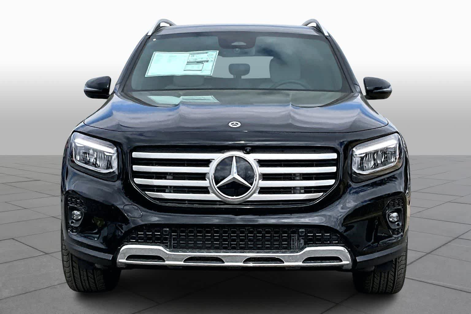 Used 2026 Mercedes-Benz GLB 250 image 3