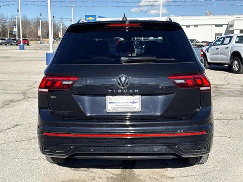 Used 2022 Volkswagen Tiguan SE R-Line image 4