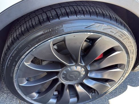 Used 2022 Tesla Model Y Performance AWD/4WD image 11