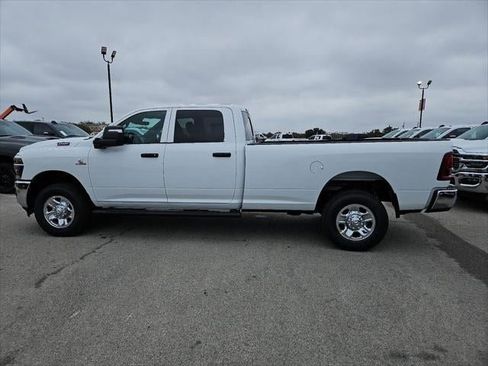 New 2026 RAM 2500 Tradesman AWD/4WD image 32