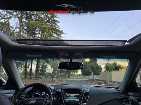 Used 2013 Hyundai Veloster Turbo w/ Ultimate Pkg image 17